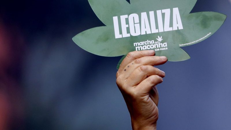 Senado quer votar proposta que torna crime posse e porte de drogas