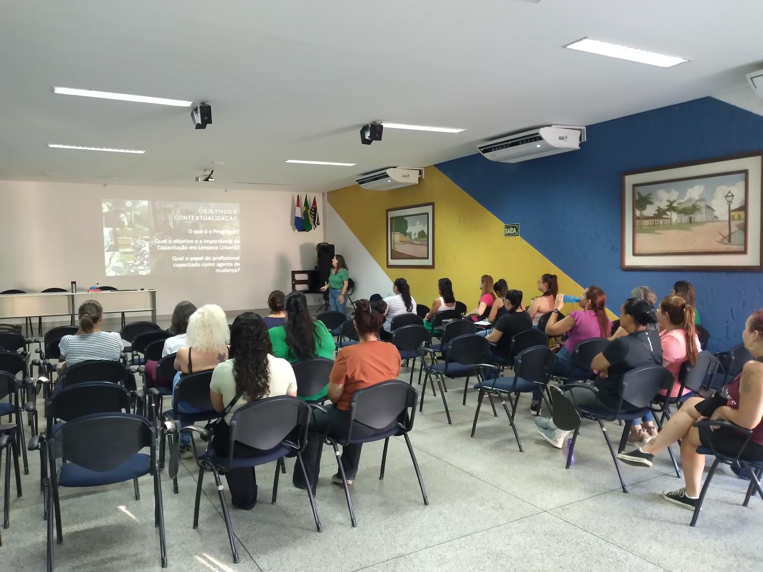 Servios Urbanos e Corpus promovem Capacitao Ambiental para profissionais da Educao