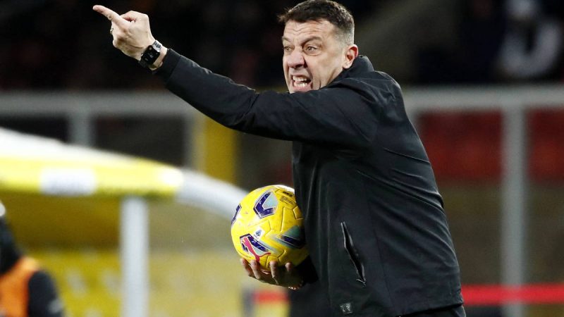 Técnico do Lecce é demitido por dar cabeçada em jogador do Verona – 11/03/2024 – Esporte