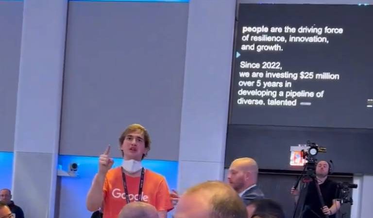 Vídeo: Engenheiro interrompe diretor do Google de Israel – 06/03/2024 – Tec