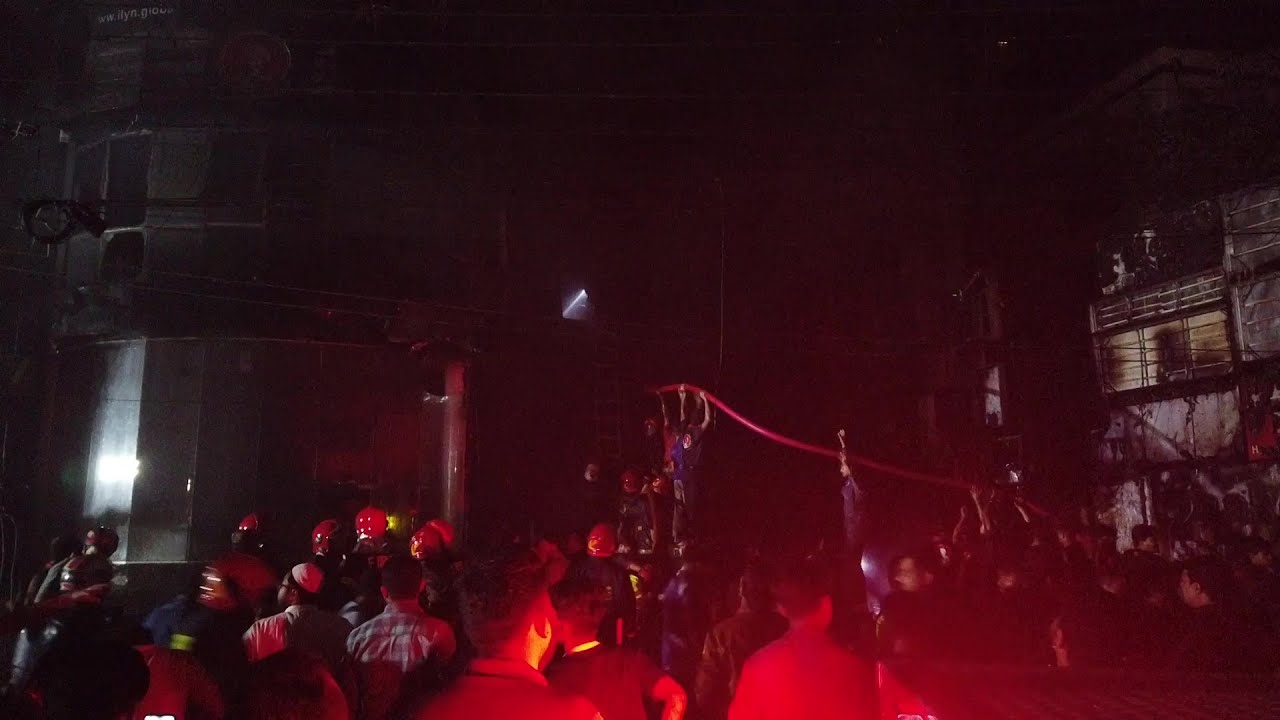 Incêndio em Daca, capital de Bangladesh, deixa ao menos 43 mortos | AFP