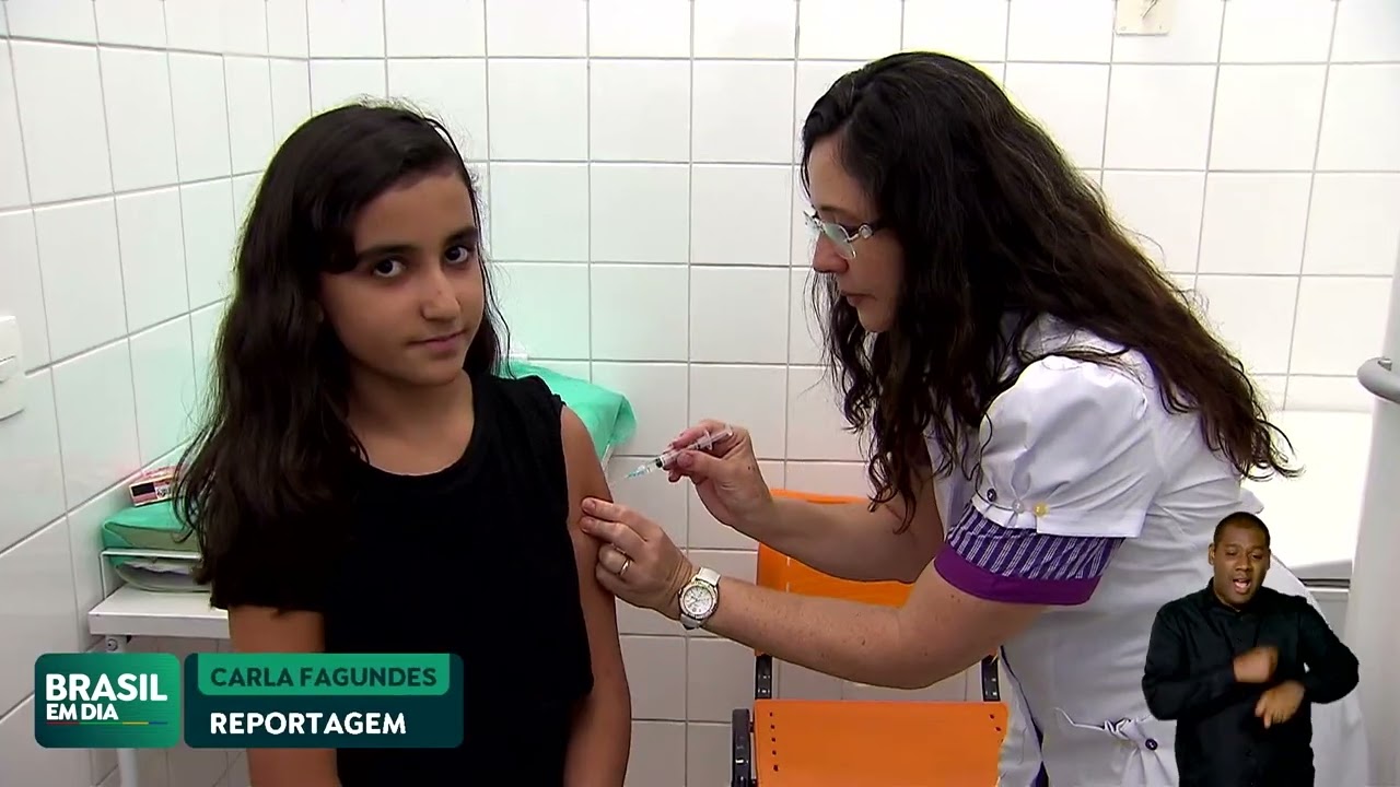 MINISTÉRIO DA SAÚDE ESTUDA LEVAR VACINAÇÃO CONTRA A DENGUE ÀS ESCOLAS