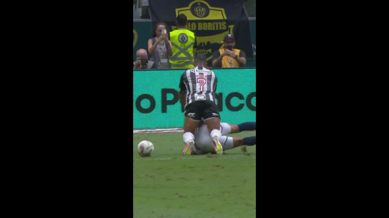 PÊNALTI PRO GALO? HULK FICOU NA BRONCA | ATLÉTICO-MG X CRUZEIRO | #shorts | ge.globo