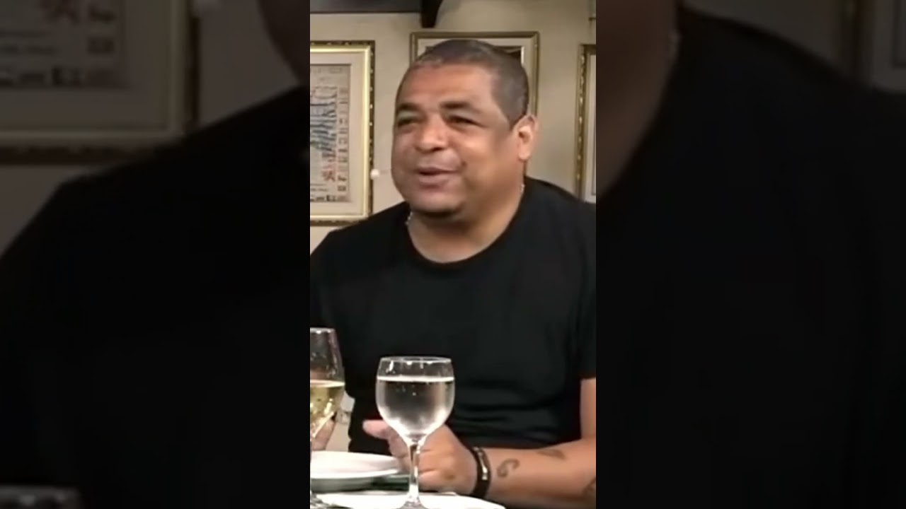 “RAPAZ! Esse cara QUERIA BATER no Ronaldo Fenômeno NA SAUNA porque…” OLHA essa HISTÓRIA do Vampeta