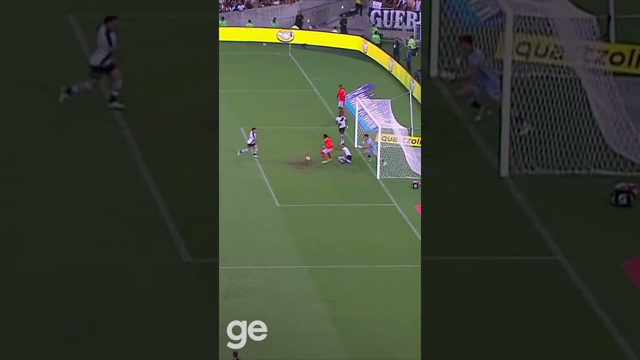 SÓ VALE BOLA NA TRAVE? QUE LOUCURA! | VASCO X NOVA IGUAÇU | #shorts | ge.globo
