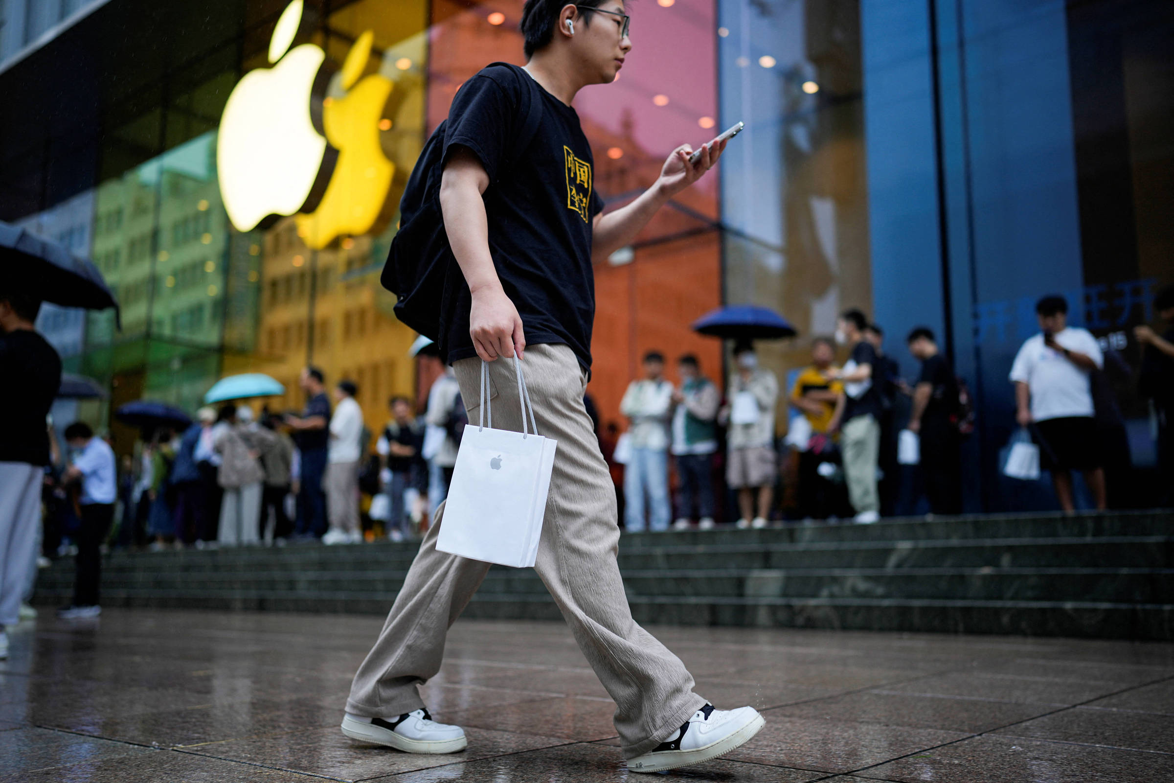 Apple remove WhatsApp e Threads na China – 19/04/2024 – Tec