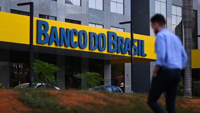 Bancos públicos aumentam participação no mercado de crédito