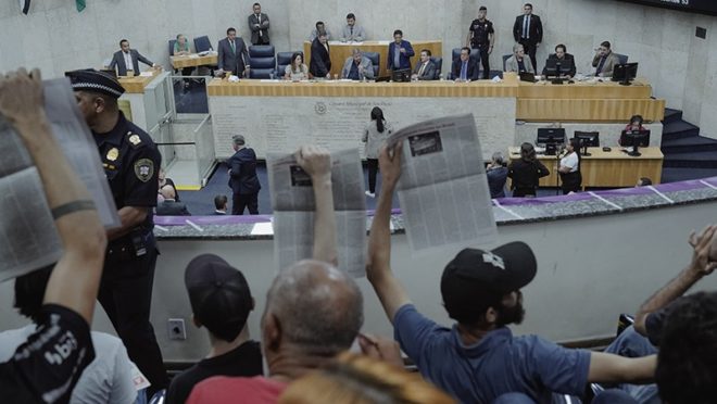 Câmara de São Paulo aprova privatização da Sabesp em primeira votação