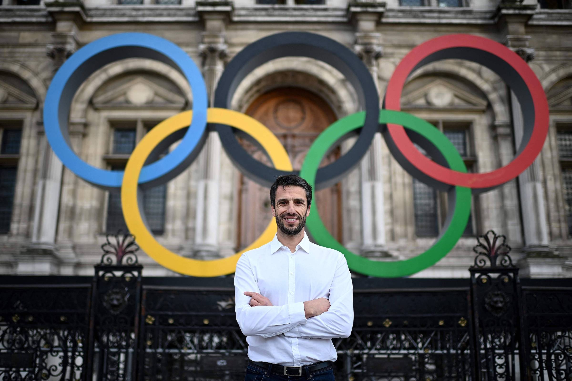 Chefe de Paris-2024 anda de trem e sem segurança – 13/04/2024 – Esporte