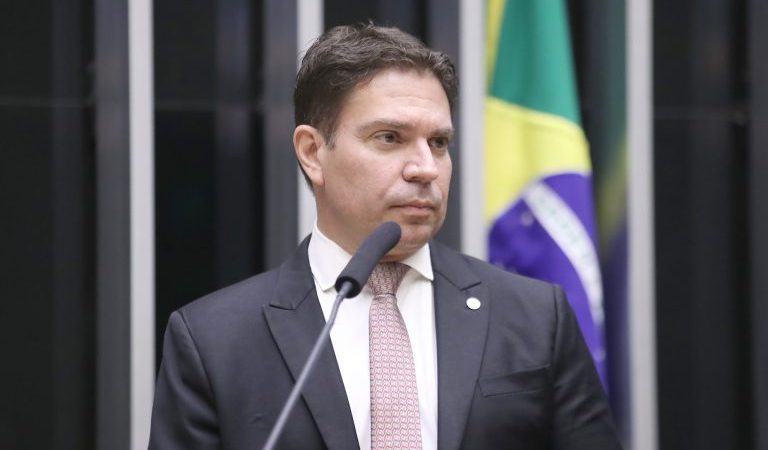 Comissão aprova projeto que obriga empresa a identificar seu contador para a Receita Federal – Notícias