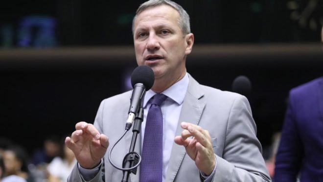 Deputado aciona TCU para investigar “gastança” do governo Lula