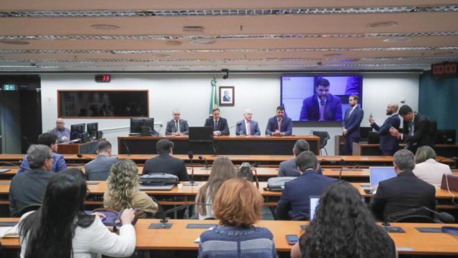 GTs do Congresso entregam 11 propostas de regulamentação da tributária