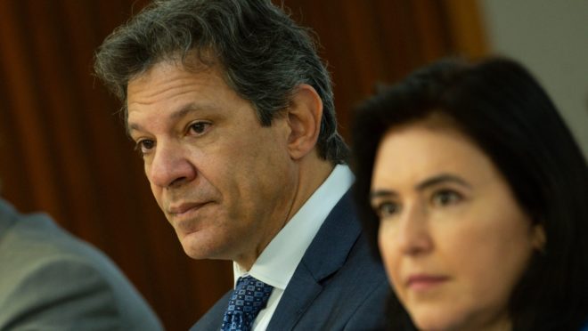 Governo revê meta fiscal de 2025 e desiste de buscar superávit