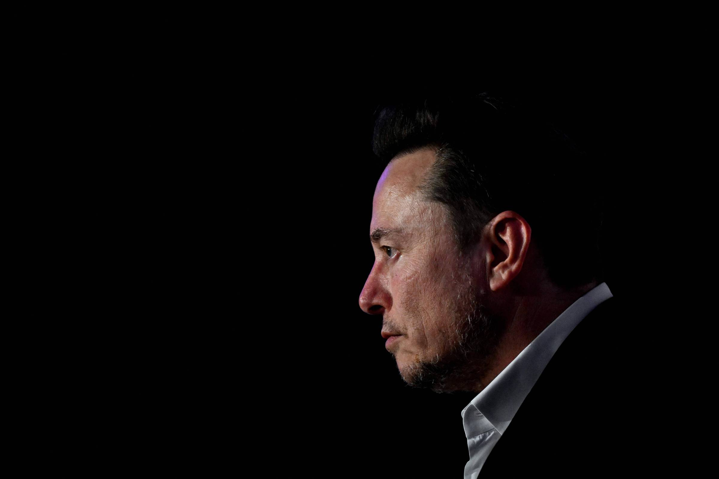 Inteligência artificial: Musk diz que IA superará pessoas – 09/04/2024 – Tec