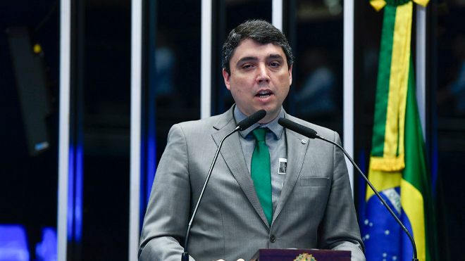 Justiça derruba liminar e reconduz ao cargo presidente do conselho da Petrobras