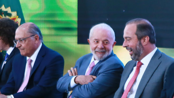 Lula assina medida para baixar conta de luz; efeito pode ser contrário