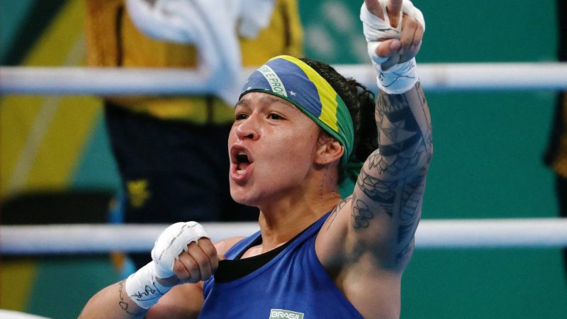 Medalhista olímpica, Bia Ferreira é campeã mundial no boxe profissional – 27/04/2024 – Esporte