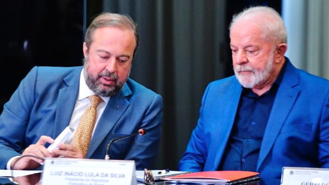 Ministro Alexandre Silveira ganha poder com agenda ao gosto de Lula