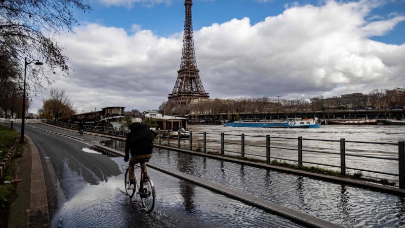 Paris: Uso de bicicleta supera o de carro, mostra pesquisa – 16/04/2024 – Ambiente