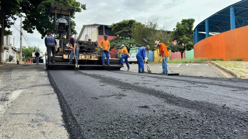 Plano Municipal de Recapeamento chega rua Jos da Silva Maciel no Jardim Morada do Sol