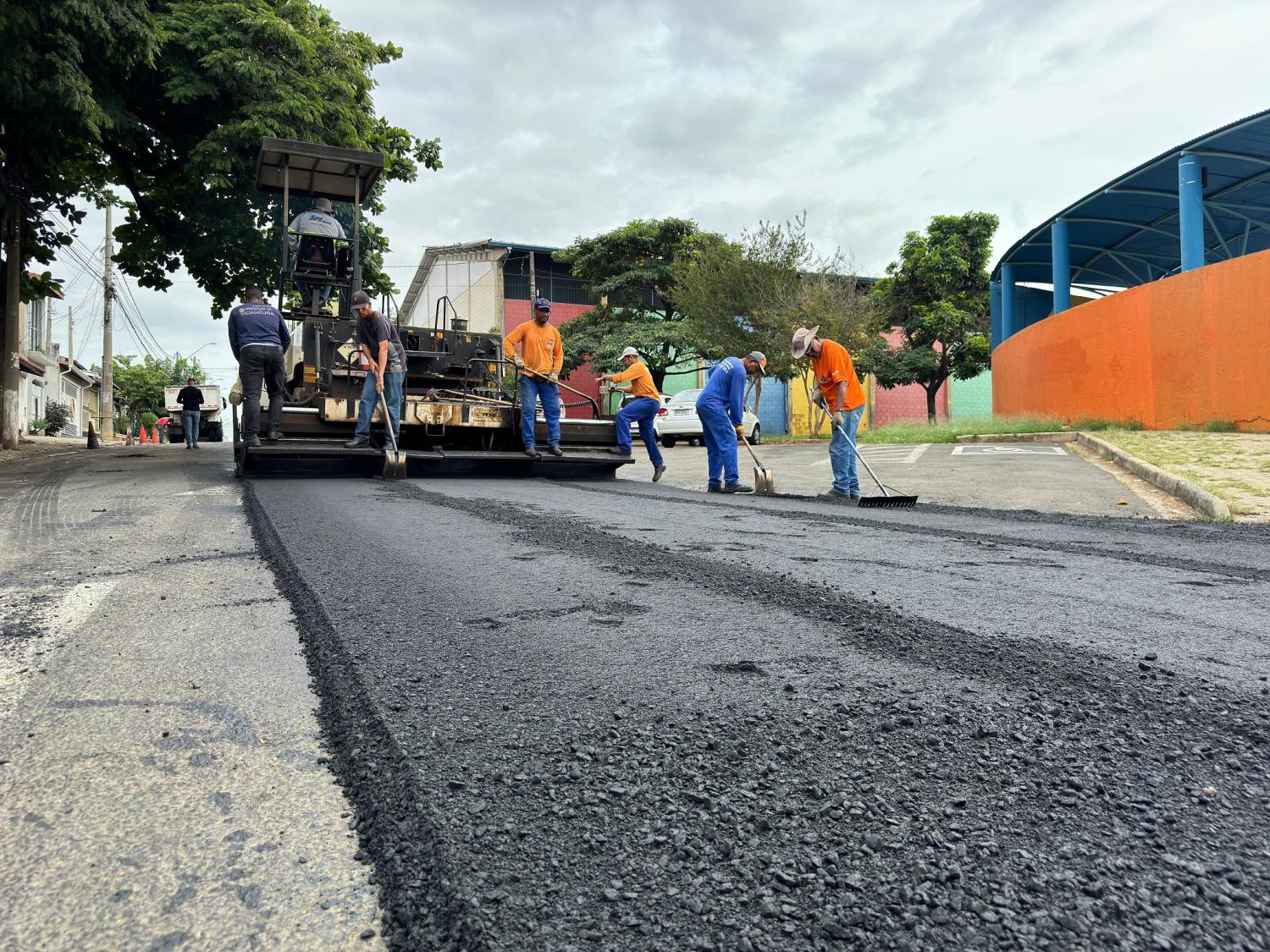 Plano Municipal de Recapeamento chega rua Jos da Silva Maciel no Jardim Morada do Sol