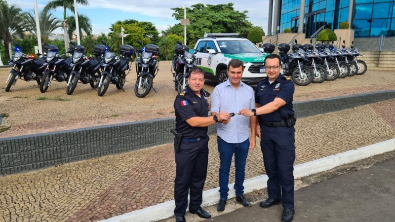 Prefeito Nilson Gaspar entrega 13 novas viaturas para Guarda Civil de Indaiatuba