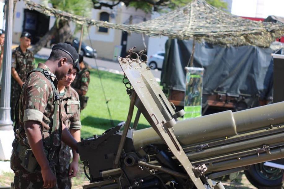 Prefeitura realiza exposio de Equipamentos de Emprego Militar em comemorao ao Dia do Exrcito