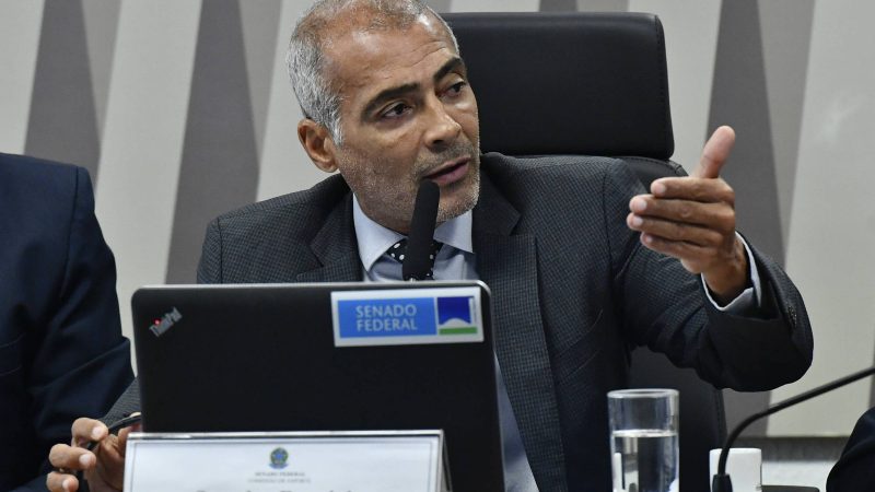 Romário assina contrato para defender o America-RJ – 16/04/2024 – Esporte