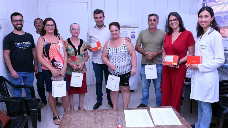 Secretaria de Sade de Indaiatuba realiza entrega de 140 aparelhos auditivos para populao