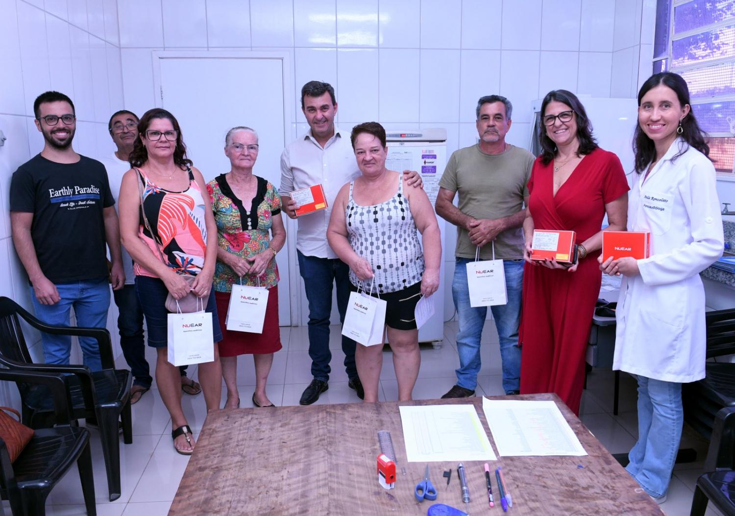 Secretaria de Sade de Indaiatuba realiza entrega de 140 aparelhos auditivos para populao