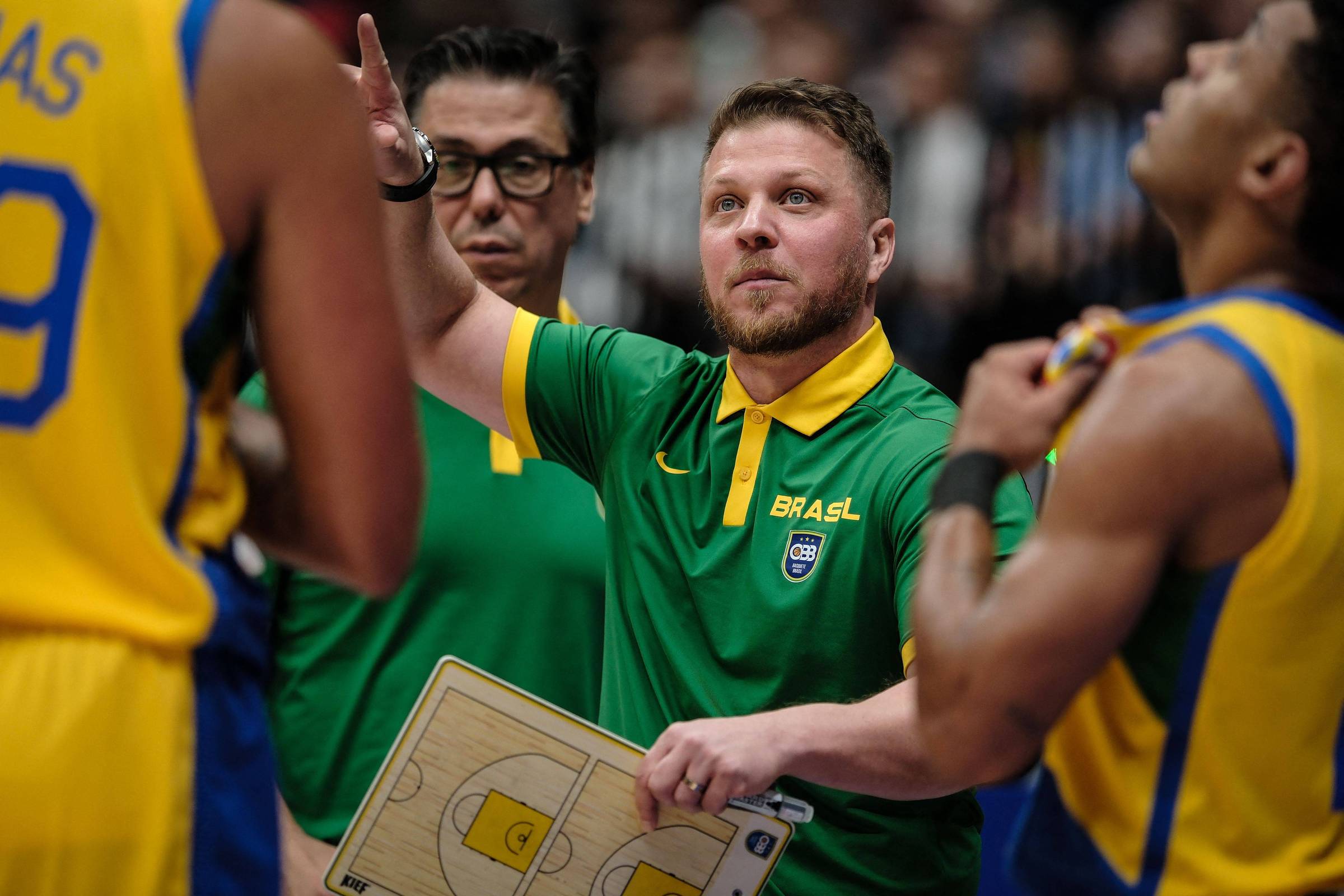 Seleção brasileira masculina de basquete demite técnico – 17/04/2024 – Esporte