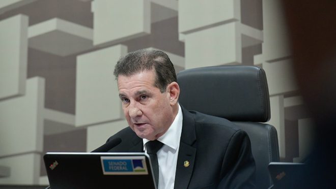 Senado aprova redução de IR para motoristas de táxi e aplicativos