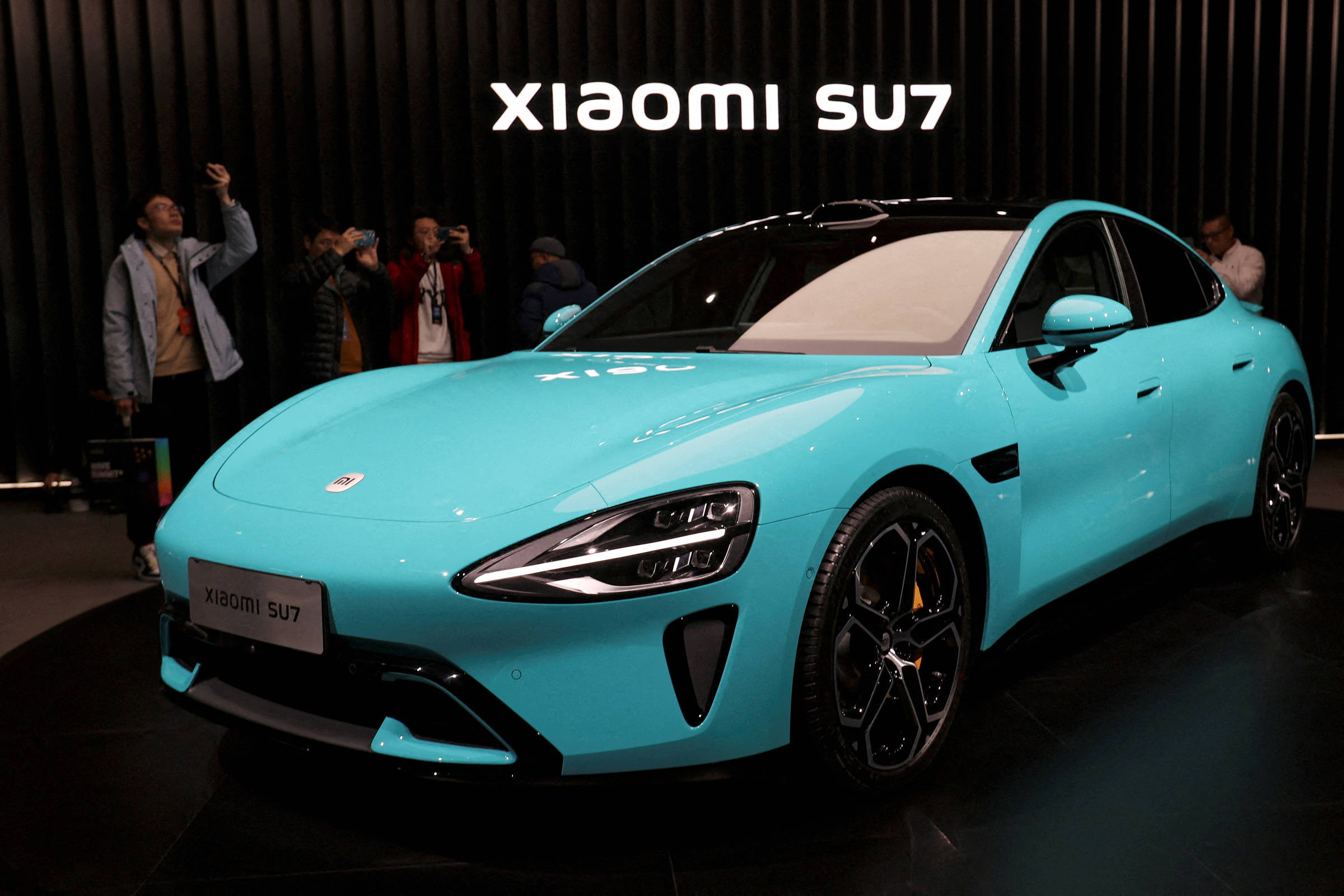 Xiaomi lança carro elétrico e vê corrida às lojas – 07/04/2024 – Mercado