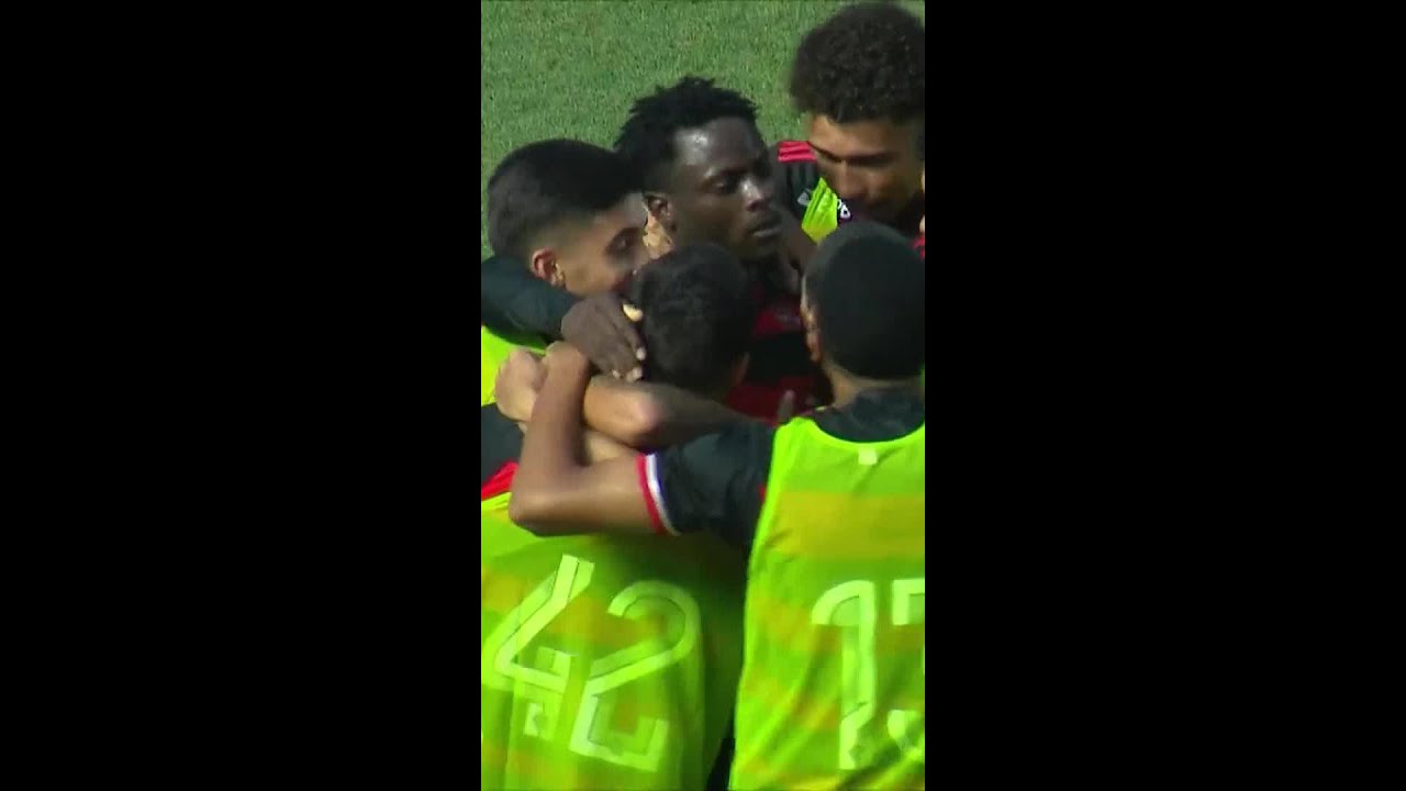AULA DE CONTRA-ATAQUE! NIGERIANO SHOLA MARCOU PELO FLAMENGO NO SUB-20 ⚽ | #shorts | ge.globo