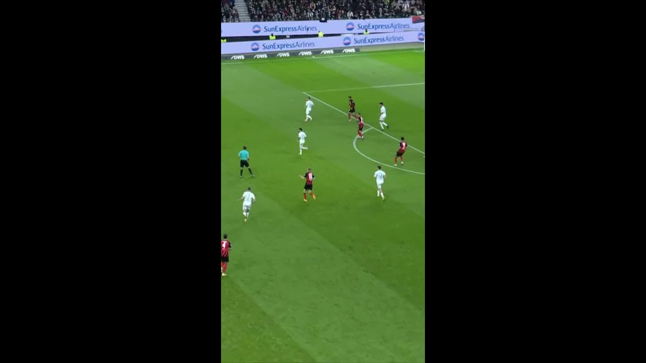 BRASILEIRO GARANTE EMPATE DO FRANKFURT, MAS ACABA EXPULSO NA BUNDESLIGA | #shorts | sportv
