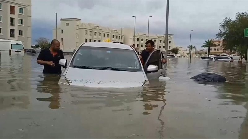 Chuvas torrenciais provocam caos e inundações em Dubai | AFP