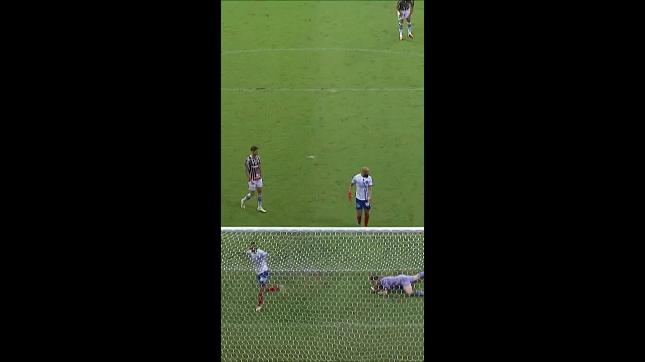 EITA! SEGURA ESSE DRIBLE DO CAULY 😎 BAHIA X FLUMINENSE | #SHORTS | ge.globo