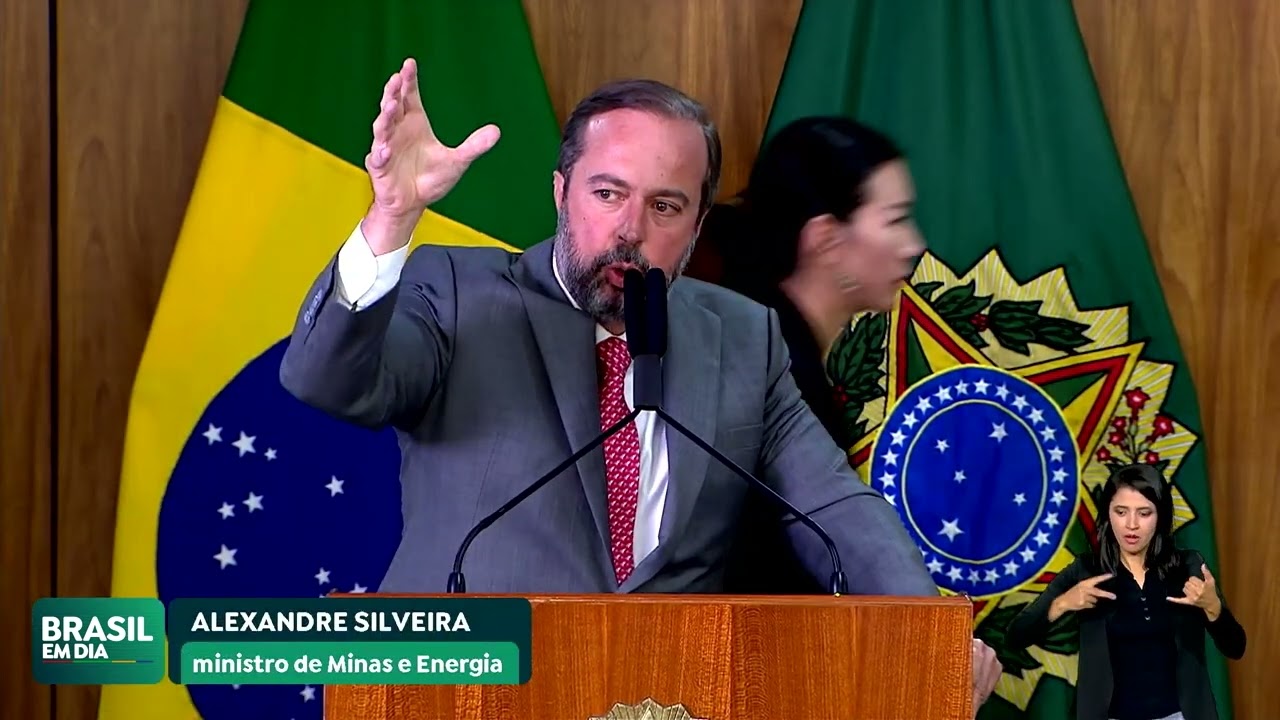 GOVERNO ASSINA CONTRATOS DAS MAIORES OBRAS DE INFRAESTRUTURA DE TRANSMISSÃO DE ENERGIA DO PAÍS