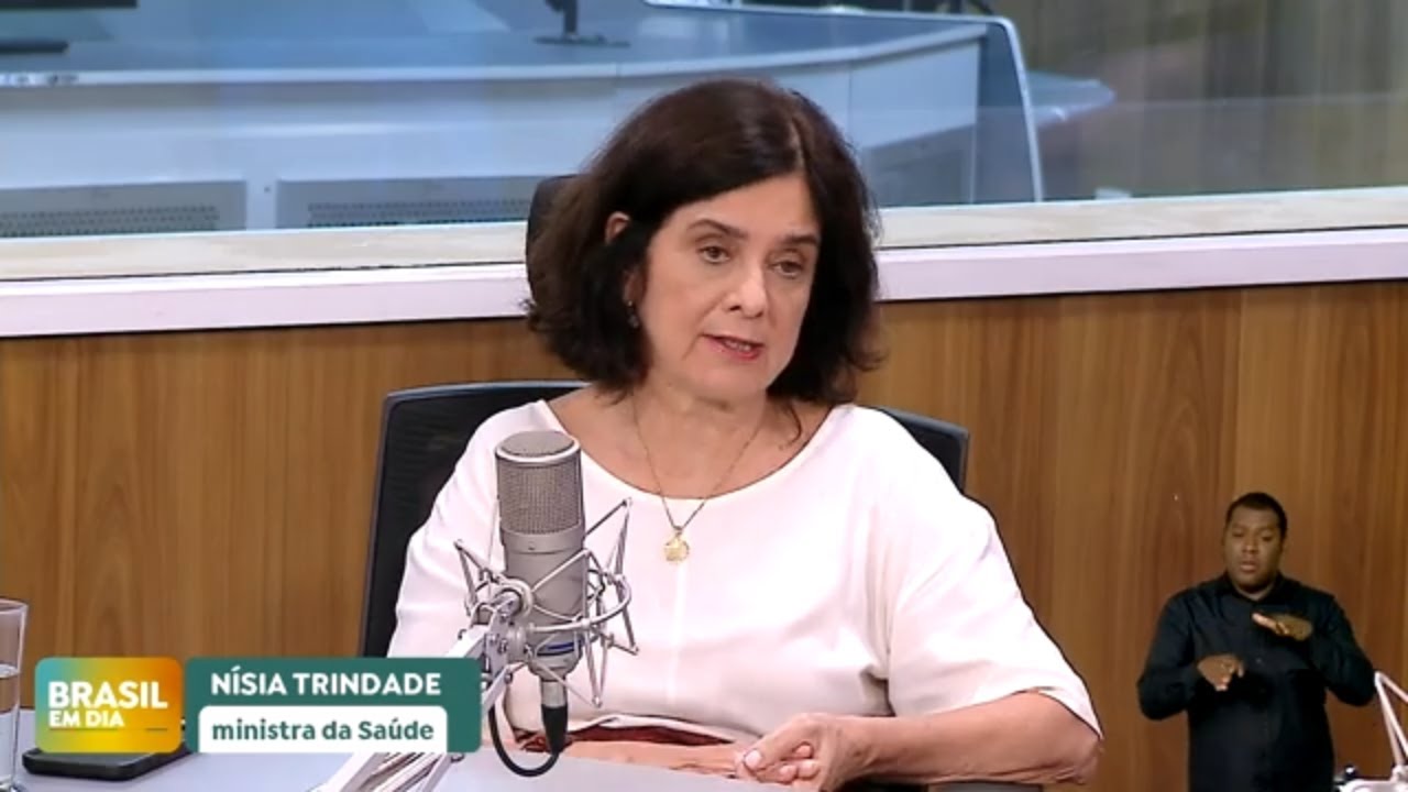 Mesmo com tendência de queda, cuidados contra dengue devem continuar, diz ministra