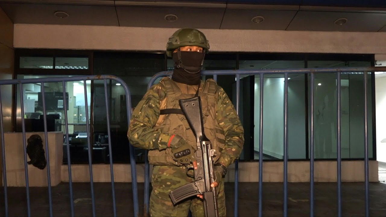 México rompe relações com o Equador após invasão policial à embaixada em Quito | AFP