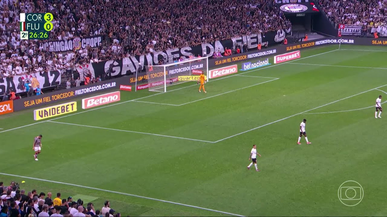 RENATO AUGUSTO COM O NOME GRAFADO ERRADO NA CAMISA | CORINTHIANS X FLUMINENSE | #shorts | ge.globo