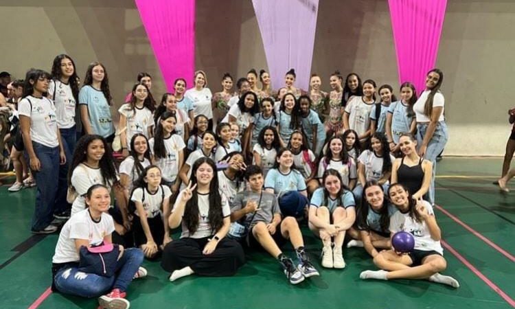 Alunos da Secretaria de Esportes participam de workshop com a Seleo Brasileira de Ginstica
