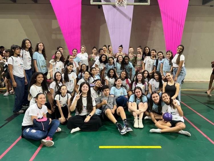 Alunos da Secretaria de Esportes participam de workshop com a Seleo Brasileira de Ginstica
