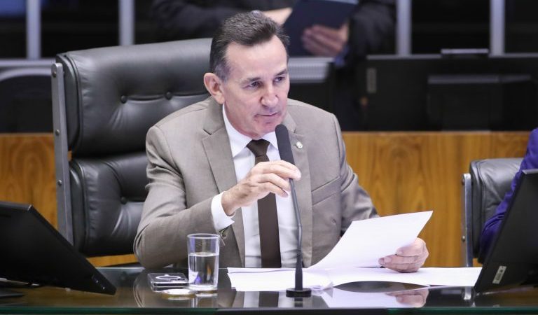 Comissão aprova projeto que suspende pagamento de financiamento bancário em caso de calamidade – Notícias