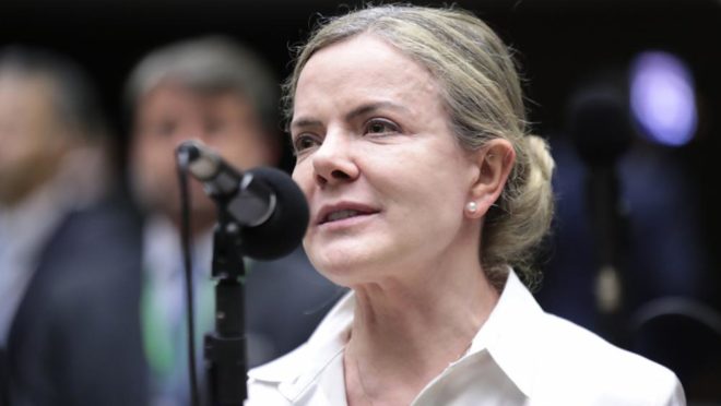 Gleisi rebate críticas de Armínio Fraga sobre “deterioração das contas públicas”