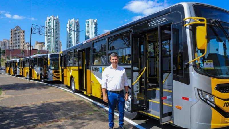 Prefeito Nilson Gaspar e SOU Indaiatuba apresentam novos nibus do transporte coletivo