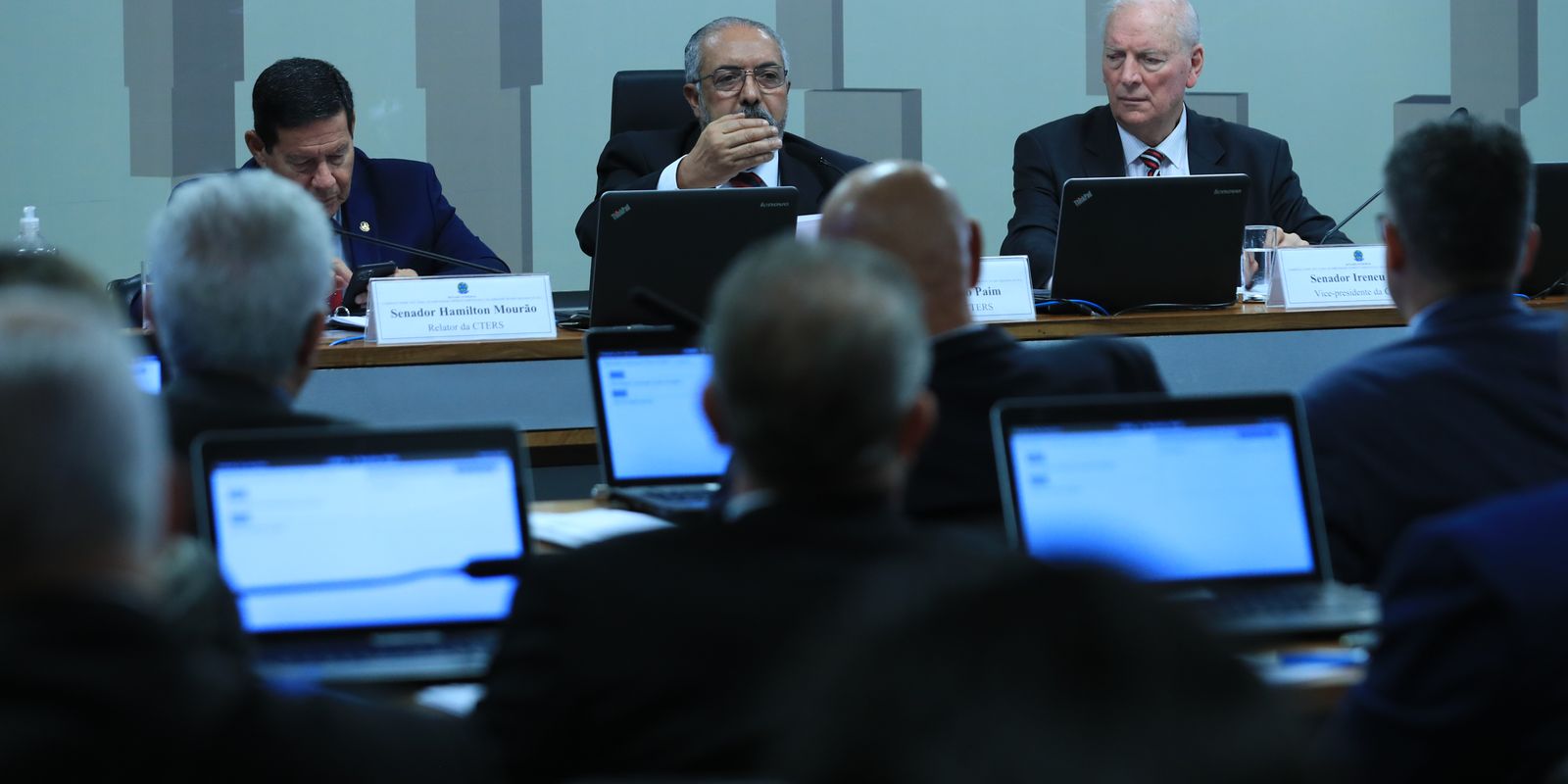 Senadores gaúchos lideram comissão externa para reconstrução do RS