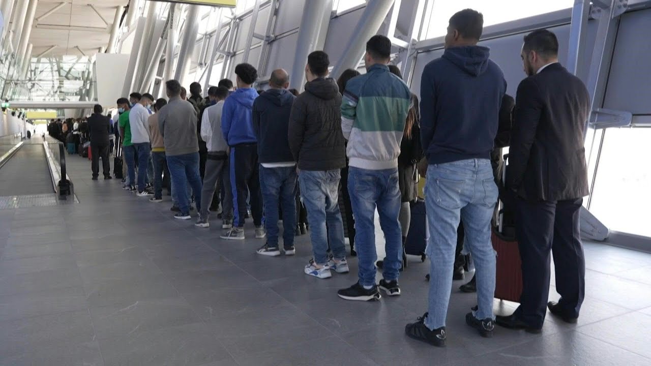 Chile expulsa 65 venezuelanos em voo para Caracas | AFP