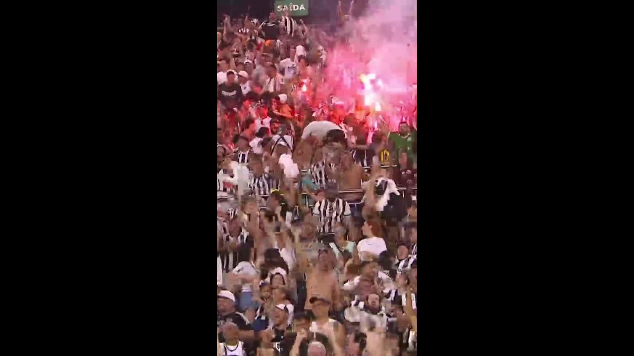 QUE ISSO, VARGAS?! CHILENO SAI DO BANCO E MARCA DUAS VEZES EM CINCO MINUTOS | #shorts | ge.globo