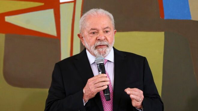 Aprovação de Lula para de cair em meio a dúvidas sobre contas públicas